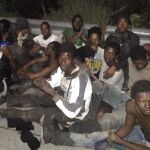 Unos 350 inmigrantes subsaharianos saltaron la valla entre Ceuta y Marruecos.