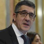 Patxi López, se dirige a los diputados del Congreso durante la sesión constitutiva de la Cámara baja, que ha inaugurado hoy la XI legislatura.