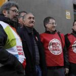 El secretario general de UGT, Pepe Alvarez, en un acto hoy en Madrid en la entrada de la Audiencia Nacional.