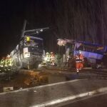 Servicios de rescate en el lugar donde se ha producido el accidente