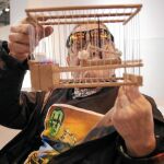 El dramaturgo, poeta, pintor y cineasta Fernando Arrabal, ayer en ARCO, en la galería Cayón