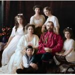Posado del último zar, Nicolás II, junto a su familia