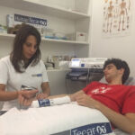 El diestro madrileño junto a Zani Monreal, su fisioterapeuta