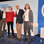 La ministra García Tejerina junto a Bermúdez de Castro, Andrea Levy, Javier Iglesias y Milagros Marcos