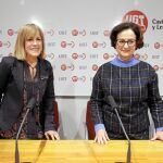 Las «ugetistas» Carmen Ámez y Gracia Álvarez, momentos antes de atender a los medios de comunicación
