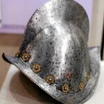 Una de las características de los soldados de tercios era el casco, como el que aparece en la imagen superior. Una parte del uniforme que generalmente les ha identificado