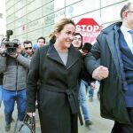 Lourdes Mengual, concejal del PP, sale del juzgado despues de declarar en Valencia