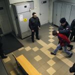 Imagen del pasado 7 de abril de la detención de un hombre tras el atentado de San Petersburgo en el que murieron 11 personas