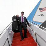 Anthony Scaramucci, director de Comunicación de la Casa Blanca, baja del Air Force One