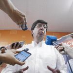 Juan Marín atiende a los medios durante el Comité Territorial de Ciudadanos Andalucía celebrado en Córdoba