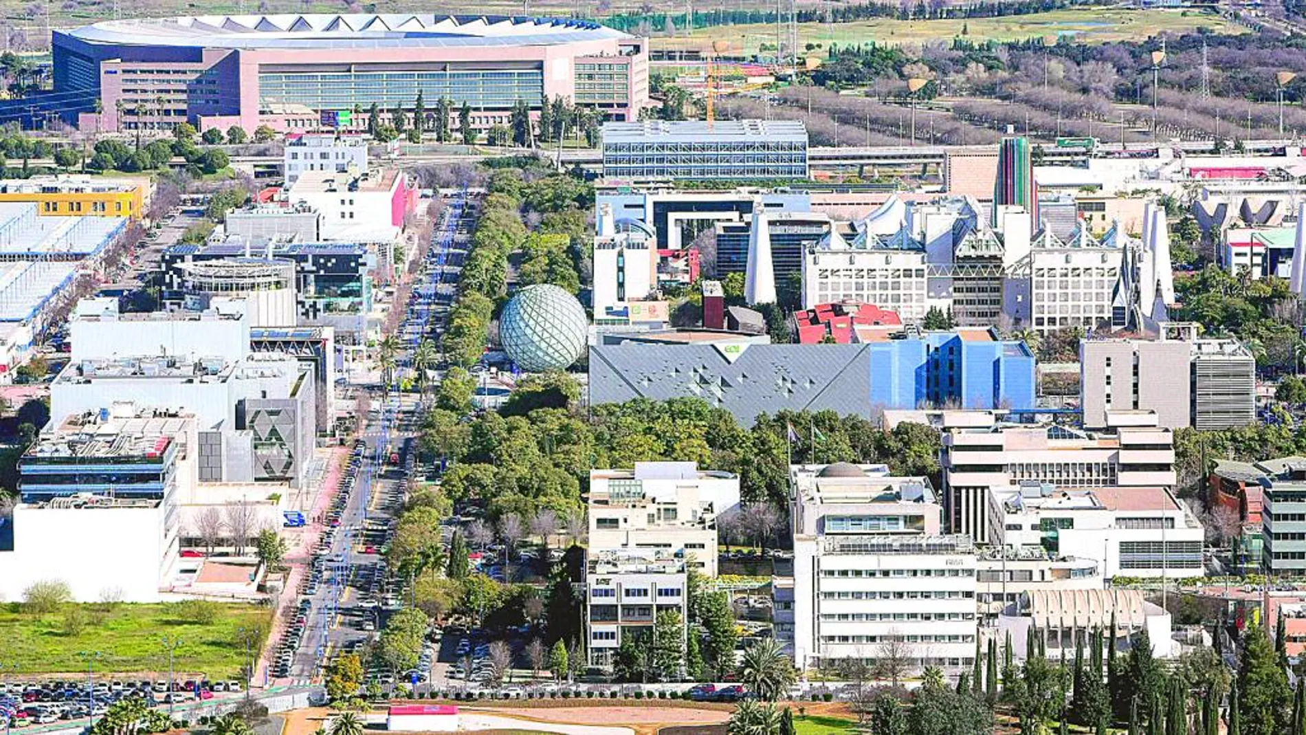 Los terrenos de la Cartuja, donde se celebró la Expo del 92, fotografiados desde la imperial Torre Sevilla