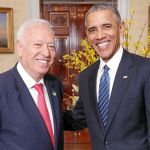 Barack Obama, con el titular de Exteriores en funciones, durante la cena oficial en la Casa Blanca