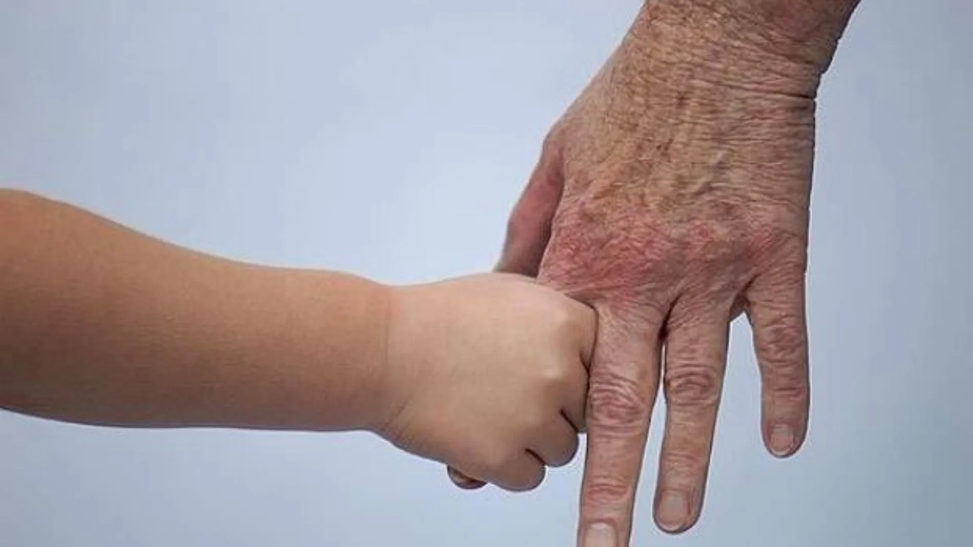 España sigue perdiendo población: 32.000 muertes más que nacimientos en 2017