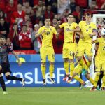 Ledian Memushaj, de la selección de Albania, saca una falta