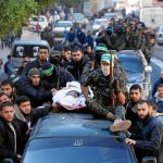 Miembros de Hamas entierran en Gaza a uno de sus miembros muertos en los últimos enfrentamientos
