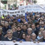 El presidente de la Comunidad, Fernando López Miras, encabezó ayer la manifestación de los regantes para pedir soluciones ante la falta de agua