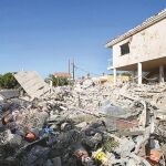 Es Satty había almacenado decenas de bombonas en este chalé, que quedó así tras la deflagración