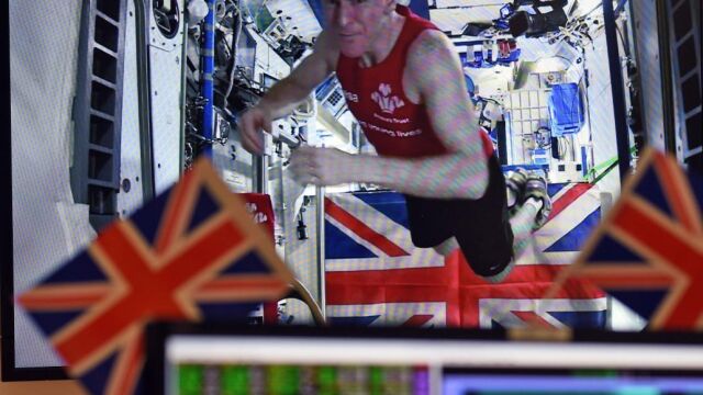 Tim Peake, celebrando su gesta en el espacio