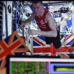 Tim Peake, celebrando su gesta en el espacio