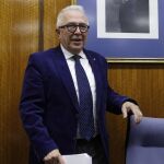 El consejero José Sánchez Maldonado en el Parlamento andaluz