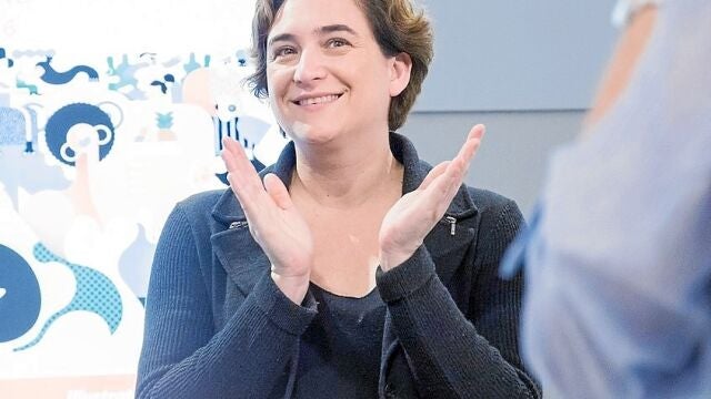 Colau tiene que negociar a contrarreloj para aprobar las cuentas el lunes