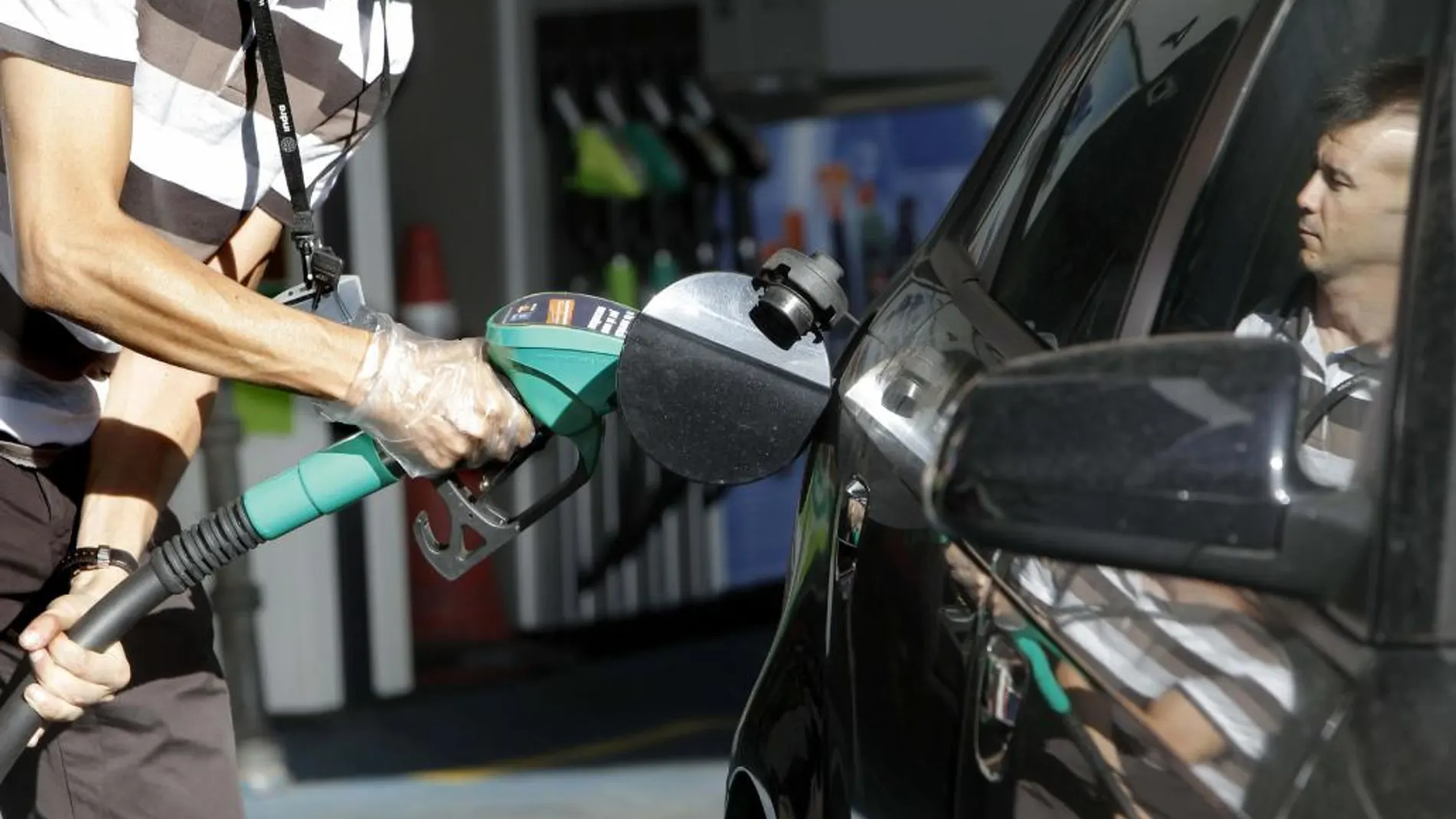 7.300 gasolineras permanecen cerradas o con horarios reducidos en España
