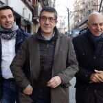 El diputado socialista Patxi López (c), a su llegada a la sede de la calle Ferraz