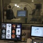 Sólo el hospital de La Paz, desde el pasado enero, puede asumir el 70% de las pruebas diagnósticas por radioimagen que antes se derivaban a hospitales privados concertados