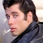 «Grease» y «Fiebre del sábado noche» le catapultaron como actor, cantante y bailarín