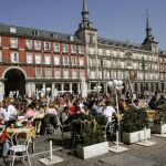 Turistas en la Plaza Mayor de Madrid
