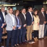El líder de Ciudadanos, Albert Rivera (4d), junto al portavoz del partido en la Asamblea Regional de Murcia Miguel Sánchez (5i) e