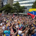 El Parlamento Europeo (PE) decidió hoy entregar el premio Sájarov a la Libertad de Conciencia a la oposición venezolana, representada por la Asamblea Nacional y su presidente, Julio Borges, así como por los dirigentes opositores Leopoldo López y Antonio Ledezma