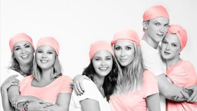 Marta Sánchez y Bimba Bosé, en su última sesión de fotos para la campaña de la AECC Marta Sánchez y Bimba Bosé, en su última sesión de fotos para la campaña de la AECC