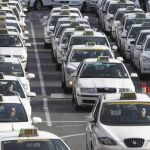 Manifestación del taxi contra plataformas como Uber y Cabify, el pasado mes de julio, en Madrid