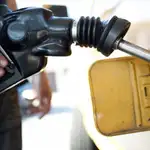 Manguera de repostaje de una gasolinera