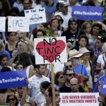 Manifestación contra los atentados yihadistas en Cataluña, en una protesta ciudadana que está encabezada por el rey Felipe VI, autoridades políticas, y por los profesionales que atendieron a las víctimas, que bajo el eslogan "No tinc por"(No tengo miedo) r