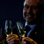El presidente del FC Barcelona, Josep María Bartomeu, durante su discurso en la tradicional comida de navidad para los medios de comunicación que se ha celebrado hoy en el Camp Nou