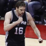 A Pau Gasol los planes le salen bien