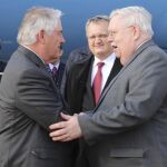 Rex Tillerson ha sido recibido por el embajador estadounidense en Rusia, John Tefft