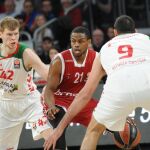 David Bertans (42), en su etapa en el Baskonia