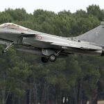 Un caza del éjercito del aire francés, Rafale despega de la base de Mont de Marsan, en el sur de Francia, el pasado 31 de agosto