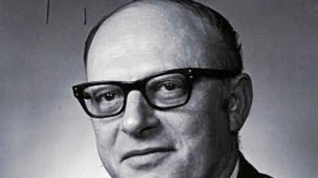 Edmund Klein, una autoridad en el tratamiento del cáncer de piel