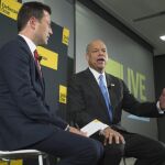 El secretario de Seguridad Nacional de EE.UU., Jeh Johnson, participa en un debate sobre el terrorismo, la delincuencia cibernética y otras amenazas contra el país, en Washington