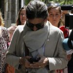 Anna Vidal, esposa de Oriol Pujol, a su salida de la sede de la Audiencia Nacional donde prestó declaración como investigada ante el juez José de la Mata