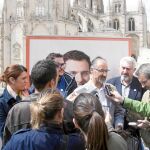 Luis Fuentes atiende a la prensa junto a Rodrigo Ibeas y Palacios