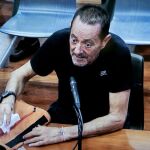 Julian Muñoz, visiblemente muy deteriorado, declara como acusado.