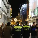 Agentes de la Policía Municipal en labores de vigilancia en la campaña de Navidad