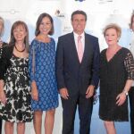 En la gráfica, los componentes de la Junta de apoyo: Celia Martín, Mayayo Gómez-Lechón, Beli Botella, Maria José Albert (presidenta Junta), Eduardo Alcalde (presidente de Fuvane), Santi Aguilar, Begoña Ciscar y Amparo Moreno