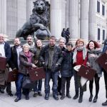 Los miembros de En Comú Podem recogieron ayer en el Congreso sus actas de diputados