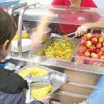 Madrid reparte leche en los colegios